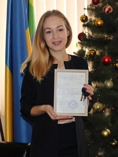 "Робіть людям добро": пенсіонер з Донецької області подарував сироті квартиру, яка виховує дитину